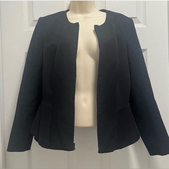 Theory Jondi Peplum Blazer in Black Business/Sleek/ Sophisticated- Size 8 - EUC - Picture 1 of 12